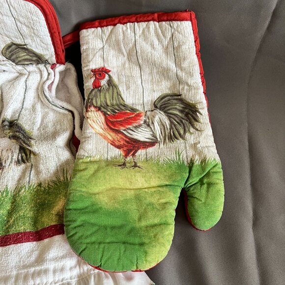 Rooster Kitchen Towel & Oven Mitt Set With Red Trim - Picture 2 of 4